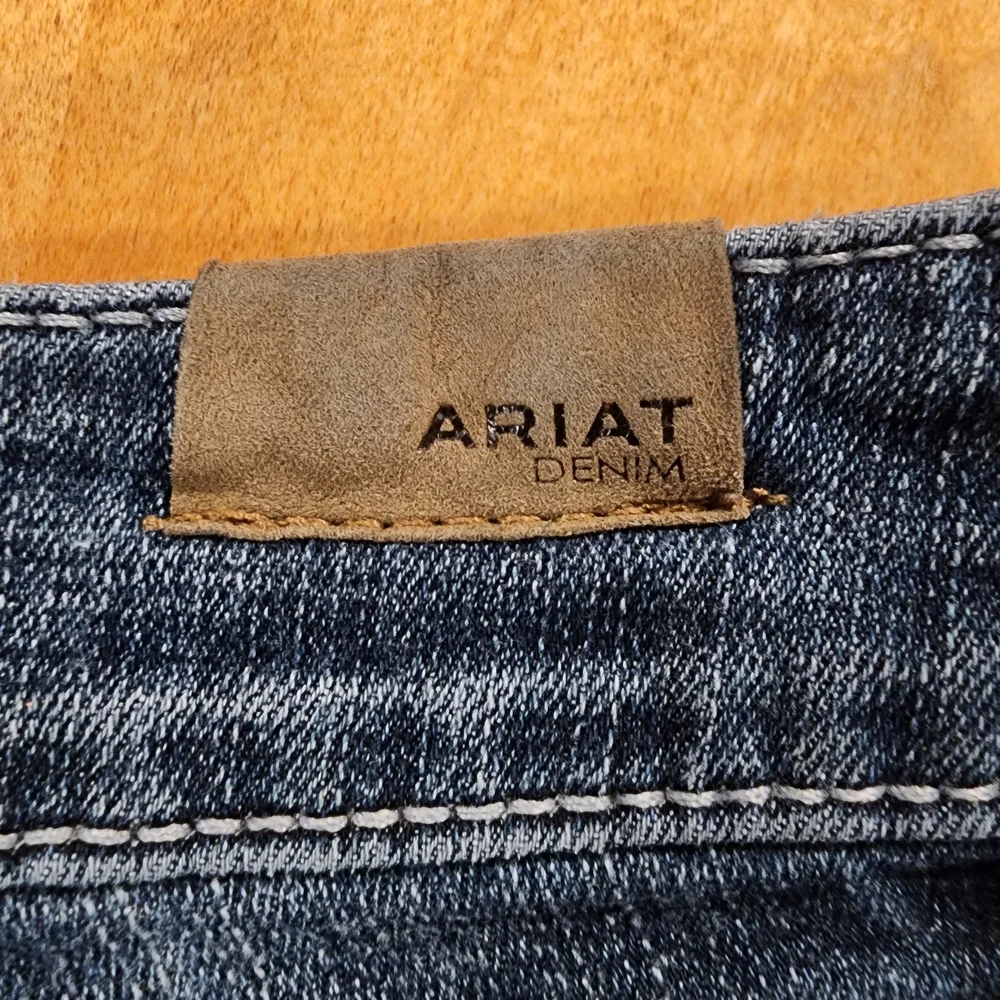 Ariat Relaxed Fit Dark Blue Jeans - Picture 5 of 7